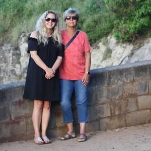 Meet your Posher, Juliedennis